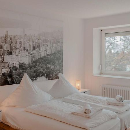 Apartment Mit Kueche, Arbeitsplatz Und Xxl Sofa Neuss Extérieur photo
